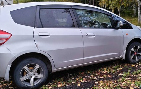 Honda Fit III, 2007 год, 600 000 рублей, 5 фотография