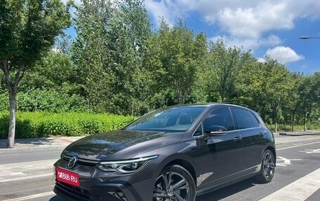 Volkswagen Golf VIII, 2022 год, 1 940 046 рублей, 1 фотография