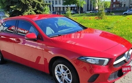 Mercedes-Benz A-Класс, 2019 год, 2 000 000 рублей, 1 фотография