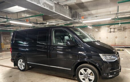 Volkswagen Multivan T6 рестайлинг, 2017 год, 3 990 000 рублей, 7 фотография
