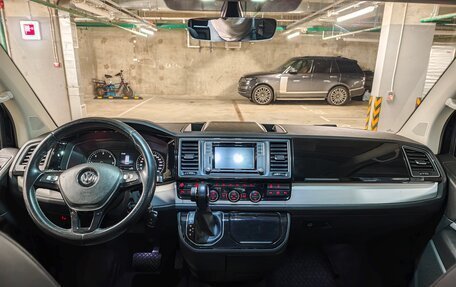 Volkswagen Multivan T6 рестайлинг, 2017 год, 3 990 000 рублей, 12 фотография