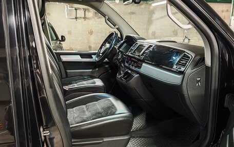 Volkswagen Multivan T6 рестайлинг, 2017 год, 3 990 000 рублей, 14 фотография