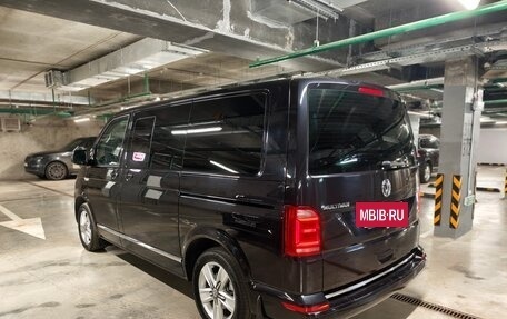Volkswagen Multivan T6 рестайлинг, 2017 год, 3 990 000 рублей, 6 фотография