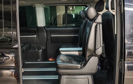 Volkswagen Multivan T6 рестайлинг, 2017 год, 3 990 000 рублей, 16 фотография