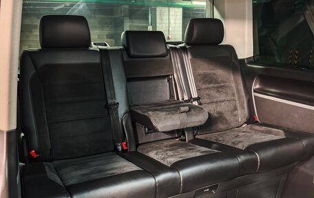 Volkswagen Multivan T6 рестайлинг, 2017 год, 3 990 000 рублей, 17 фотография