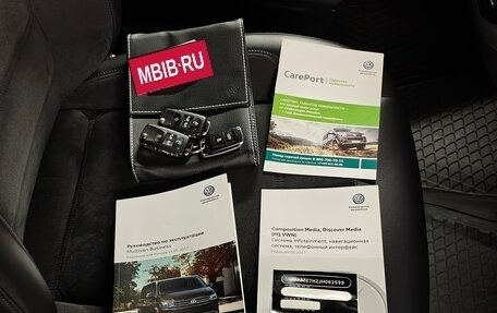 Volkswagen Multivan T6 рестайлинг, 2017 год, 3 990 000 рублей, 38 фотография