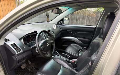 Mitsubishi Outlander III рестайлинг 3, 2008 год, 930 000 рублей, 2 фотография
