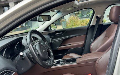 Jaguar XE I рестайлинг, 2015 год, 2 050 000 рублей, 6 фотография