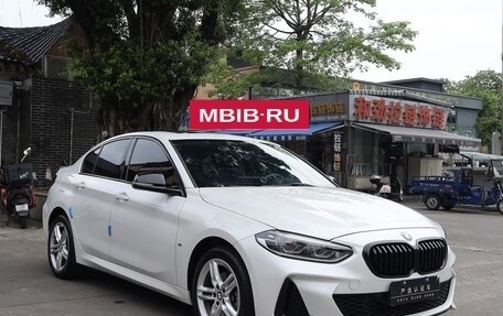 BMW 1 серия, 2022 год, 1 800 000 рублей, 1 фотография