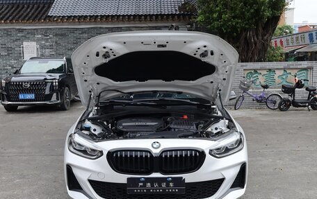 BMW 1 серия, 2022 год, 1 800 000 рублей, 18 фотография