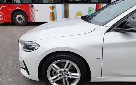 BMW 1 серия, 2022 год, 1 800 000 рублей, 21 фотография