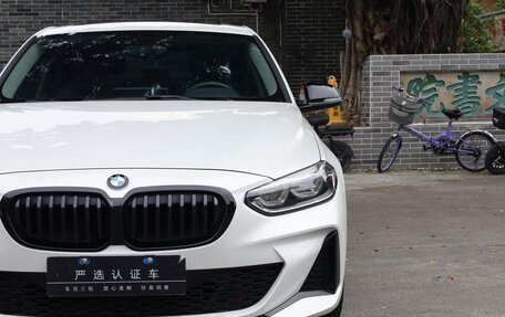 BMW 1 серия, 2022 год, 1 800 000 рублей, 19 фотография