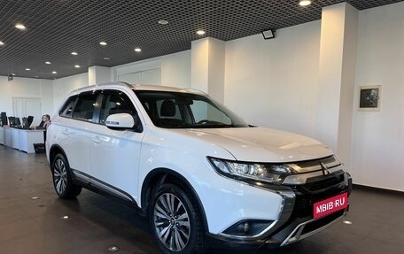 Mitsubishi Outlander III рестайлинг 3, 2019 год, 2 291 000 рублей, 1 фотография