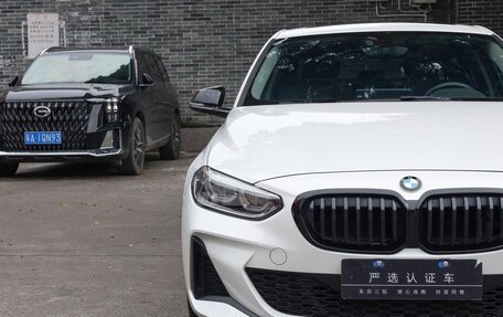 BMW 1 серия, 2022 год, 1 800 000 рублей, 25 фотография