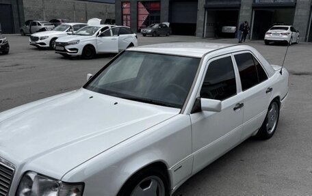 Mercedes-Benz E-Класс, 1995 год, 900 000 рублей, 5 фотография
