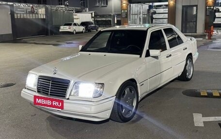 Mercedes-Benz E-Класс, 1995 год, 900 000 рублей, 6 фотография