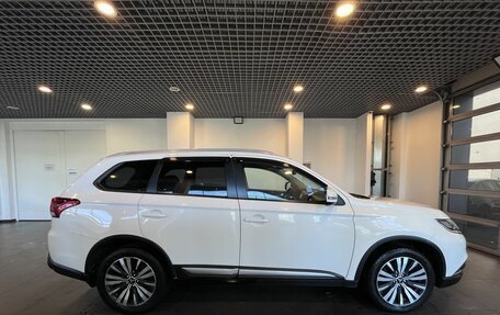 Mitsubishi Outlander III рестайлинг 3, 2019 год, 2 291 000 рублей, 2 фотография