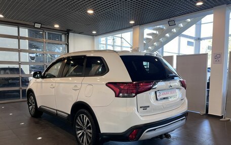 Mitsubishi Outlander III рестайлинг 3, 2019 год, 2 291 000 рублей, 5 фотография