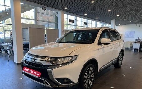 Mitsubishi Outlander III рестайлинг 3, 2019 год, 2 291 000 рублей, 7 фотография