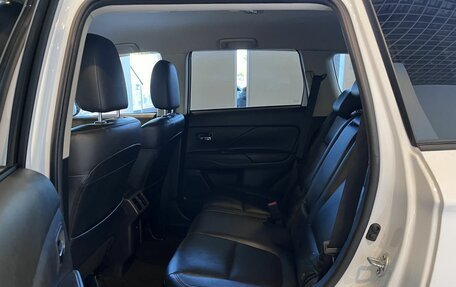 Mitsubishi Outlander III рестайлинг 3, 2019 год, 2 291 000 рублей, 23 фотография