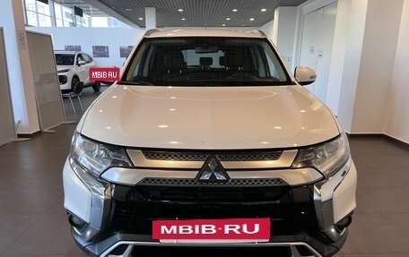 Mitsubishi Outlander III рестайлинг 3, 2019 год, 2 291 000 рублей, 8 фотография
