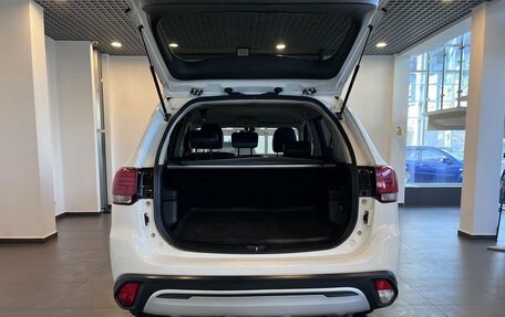 Mitsubishi Outlander III рестайлинг 3, 2019 год, 2 291 000 рублей, 35 фотография