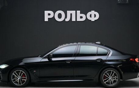 BMW 5 серия, 2021 год, 3 990 000 рублей, 3 фотография