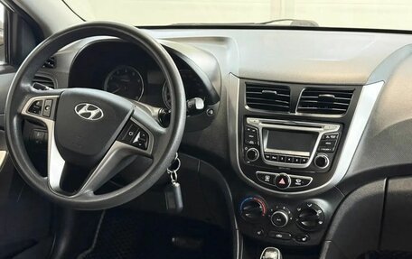 Hyundai Solaris II рестайлинг, 2015 год, 999 000 рублей, 9 фотография