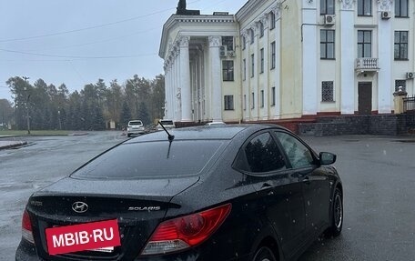 Hyundai Solaris II рестайлинг, 2011 год, 1 640 000 рублей, 3 фотография