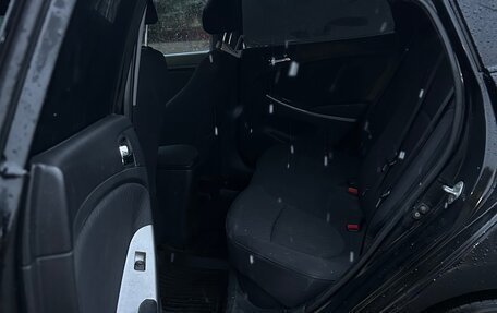 Hyundai Solaris II рестайлинг, 2011 год, 1 640 000 рублей, 15 фотография