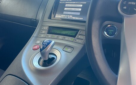 Toyota Prius, 2013 год, 800 000 рублей, 15 фотография