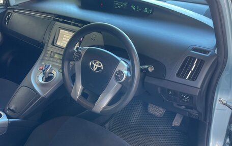Toyota Prius, 2013 год, 800 000 рублей, 12 фотография