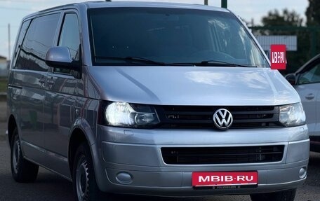 Volkswagen Caravelle T5, 2012 год, 1 650 000 рублей, 3 фотография