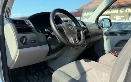 Volkswagen Caravelle T5, 2012 год, 1 650 000 рублей, 10 фотография