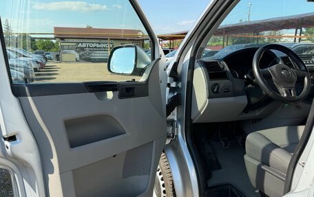 Volkswagen Caravelle T5, 2012 год, 1 650 000 рублей, 9 фотография