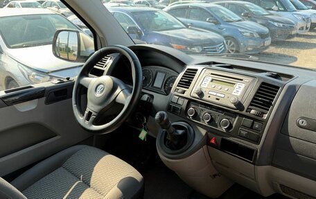 Volkswagen Caravelle T5, 2012 год, 1 650 000 рублей, 13 фотография