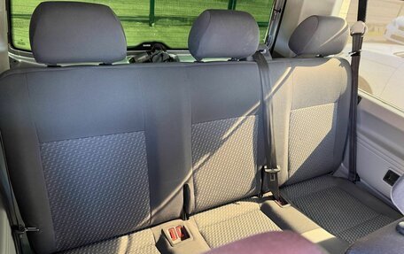 Volkswagen Caravelle T5, 2012 год, 1 650 000 рублей, 20 фотография