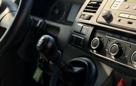Volkswagen Caravelle T5, 2012 год, 1 650 000 рублей, 17 фотография