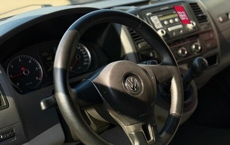 Volkswagen Caravelle T5, 2012 год, 1 650 000 рублей, 14 фотография
