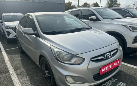 Hyundai Solaris II рестайлинг, 2012 год, 499 000 рублей, 1 фотография