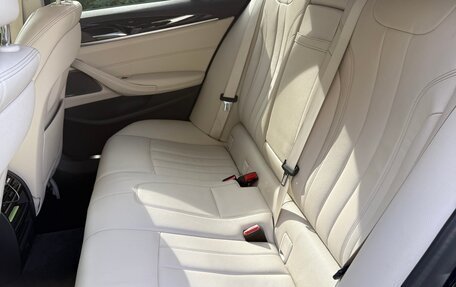 BMW 5 серия, 2018 год, 2 500 000 рублей, 17 фотография