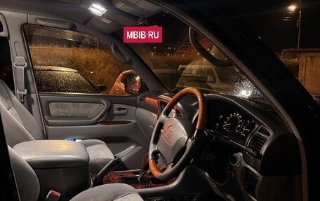Toyota Land Cruiser 100 рестайлинг 2, 2000 год, 1 800 000 рублей, 13 фотография