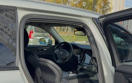 Volvo V60 Cross Country II, 2019 год, 2 650 000 рублей, 25 фотография
