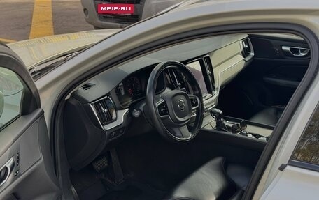 Volvo V60 Cross Country II, 2019 год, 2 650 000 рублей, 19 фотография