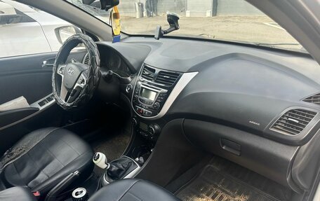 Hyundai Solaris II рестайлинг, 2012 год, 499 000 рублей, 5 фотография