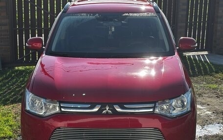 Mitsubishi Outlander III рестайлинг 3, 2013 год, 1 524 000 рублей, 1 фотография