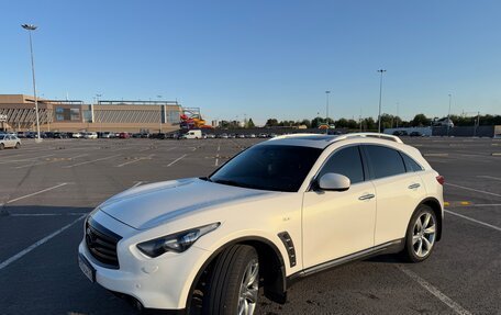 Infiniti FX II, 2011 год, 1 550 000 рублей, 1 фотография
