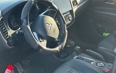 Mitsubishi Outlander III рестайлинг 3, 2013 год, 1 524 000 рублей, 9 фотография
