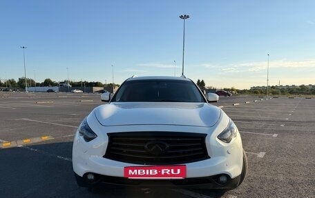 Infiniti FX II, 2011 год, 1 550 000 рублей, 7 фотография