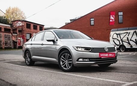 Volkswagen Passat B8 рестайлинг, 2016 год, 1 650 000 рублей, 2 фотография